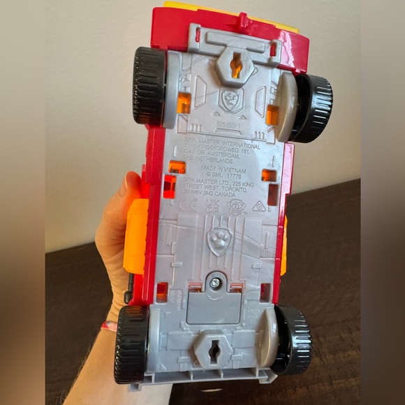 Mighty Pups Marshall and fire truck - Picture 4 of 4